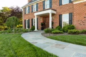 Hardscape paver walkway in Arlington